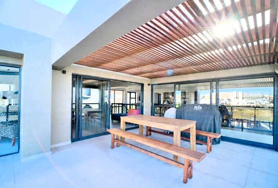 3 Bedroom Property for Sale in Calypso Beach Western Cape